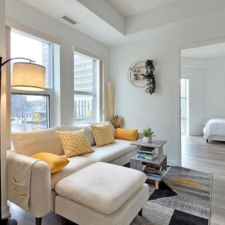 Lovely 3 Bedrooms In University Of Toronto Exterior photo