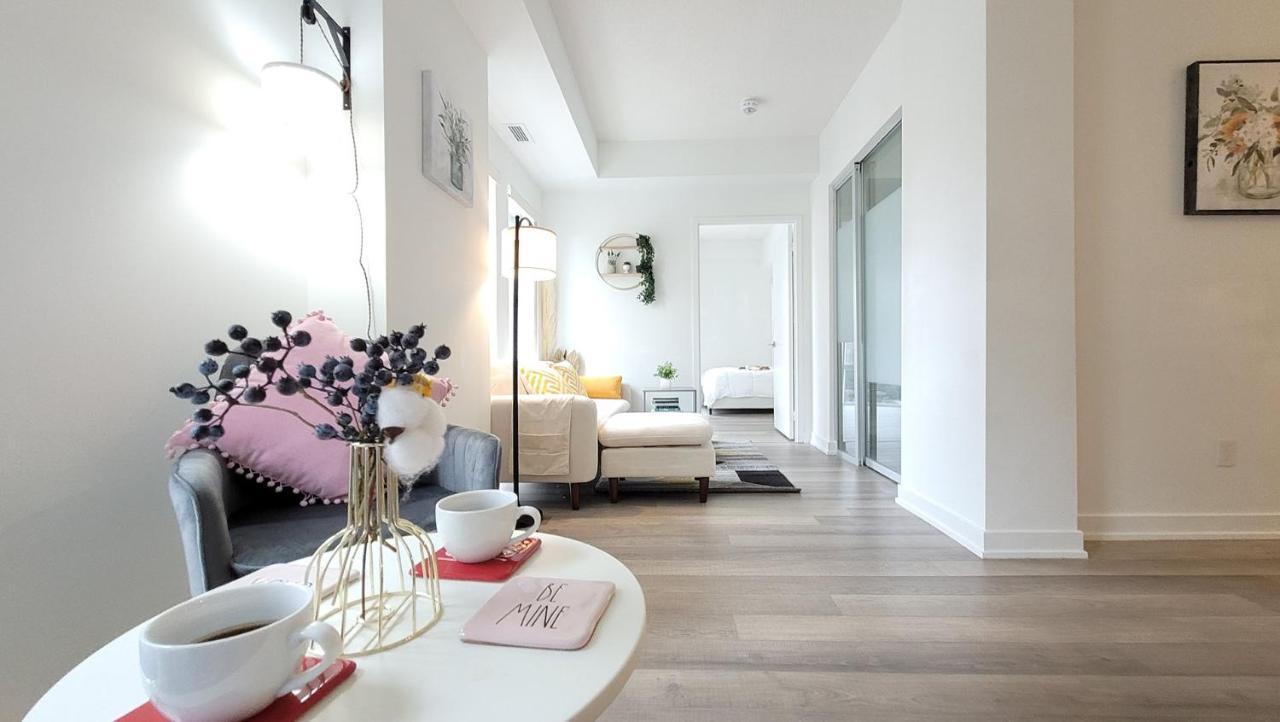 Lovely 3 Bedrooms In University Of Toronto Exterior photo