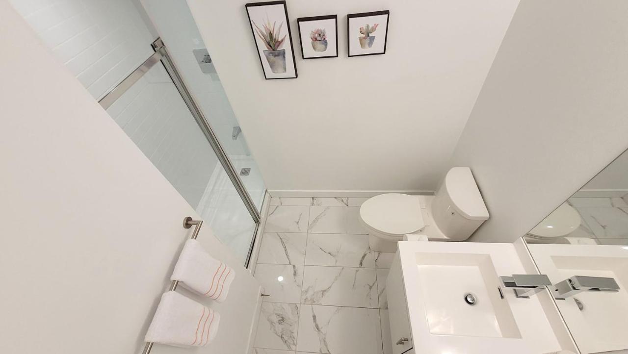 Lovely 3 Bedrooms In University Of Toronto Exterior photo