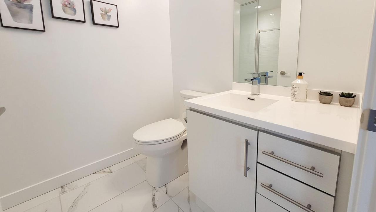 Lovely 3 Bedrooms In University Of Toronto Exterior photo