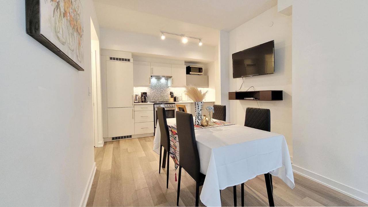 Lovely 3 Bedrooms In University Of Toronto Exterior photo