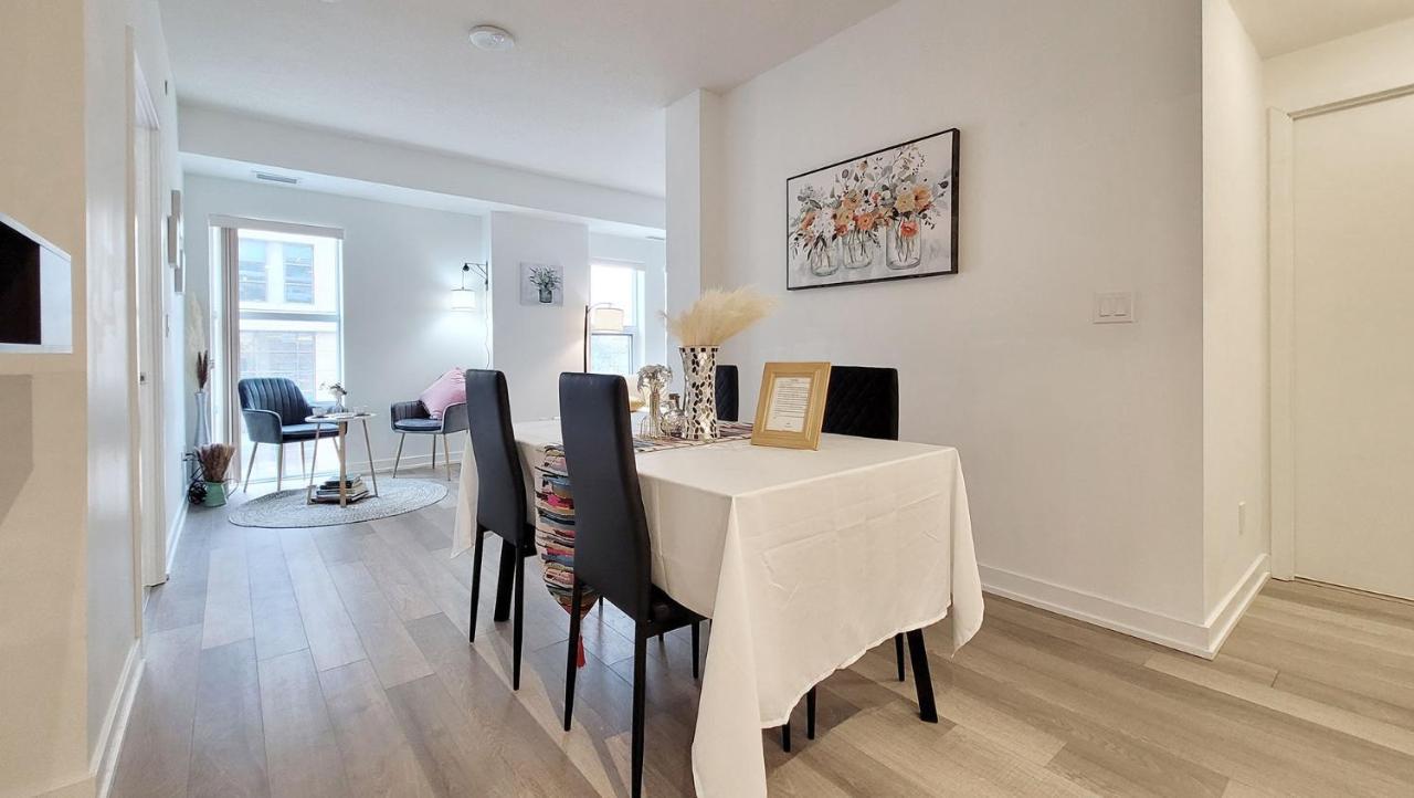 Lovely 3 Bedrooms In University Of Toronto Exterior photo