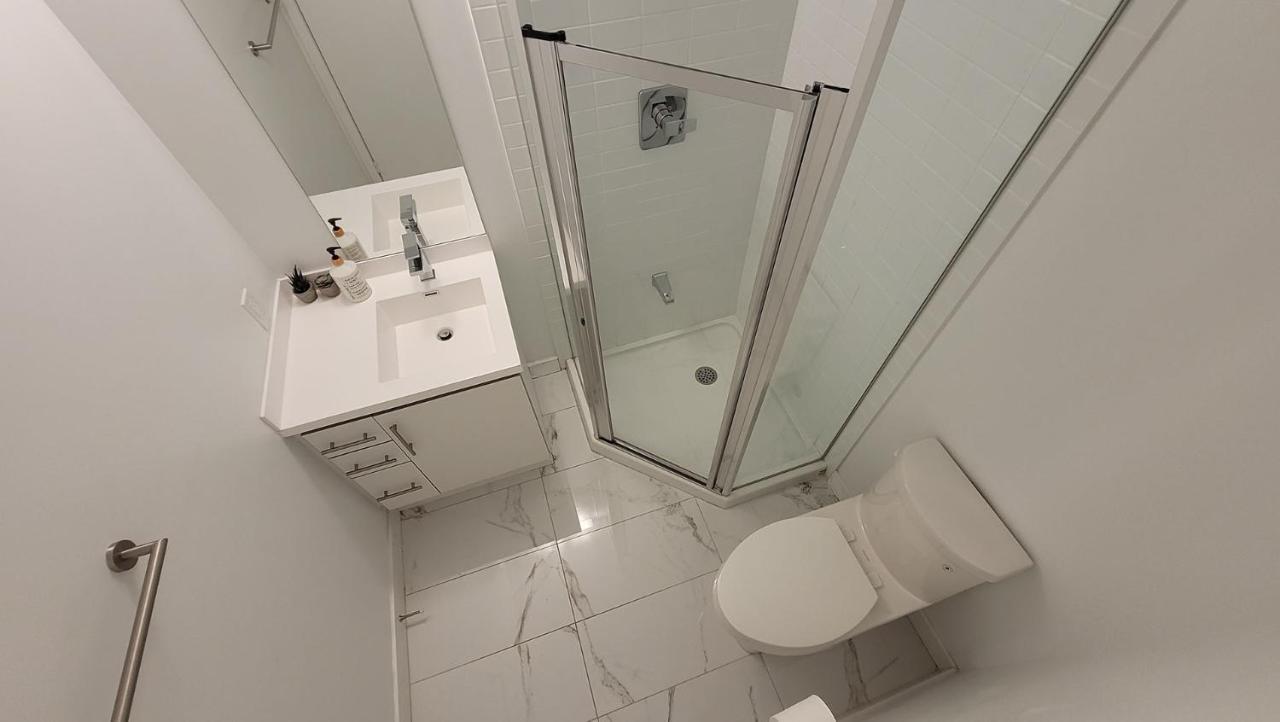 Lovely 3 Bedrooms In University Of Toronto Exterior photo