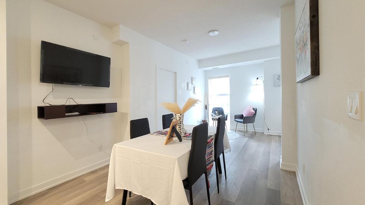 Lovely 3 Bedrooms In University Of Toronto Exterior photo