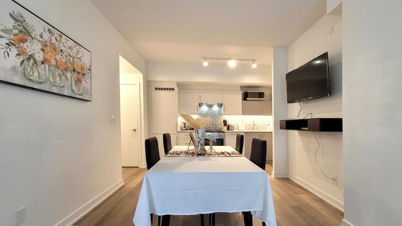Lovely 3 Bedrooms In University Of Toronto Exterior photo