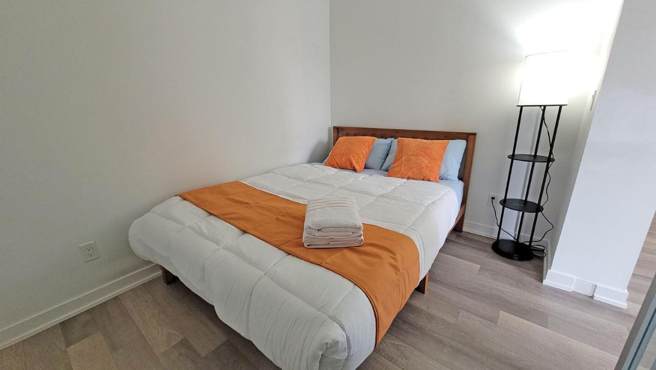 Lovely 3 Bedrooms In University Of Toronto Exterior photo